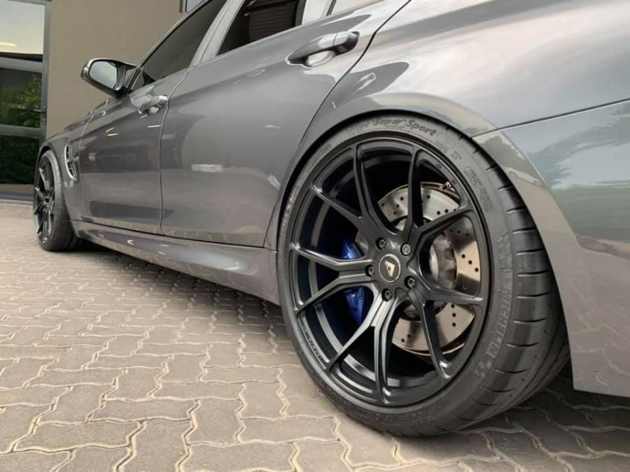 Детали экстерьера BMW M3 Sedan by RACE! 2019 года  (фото 2 из 10)